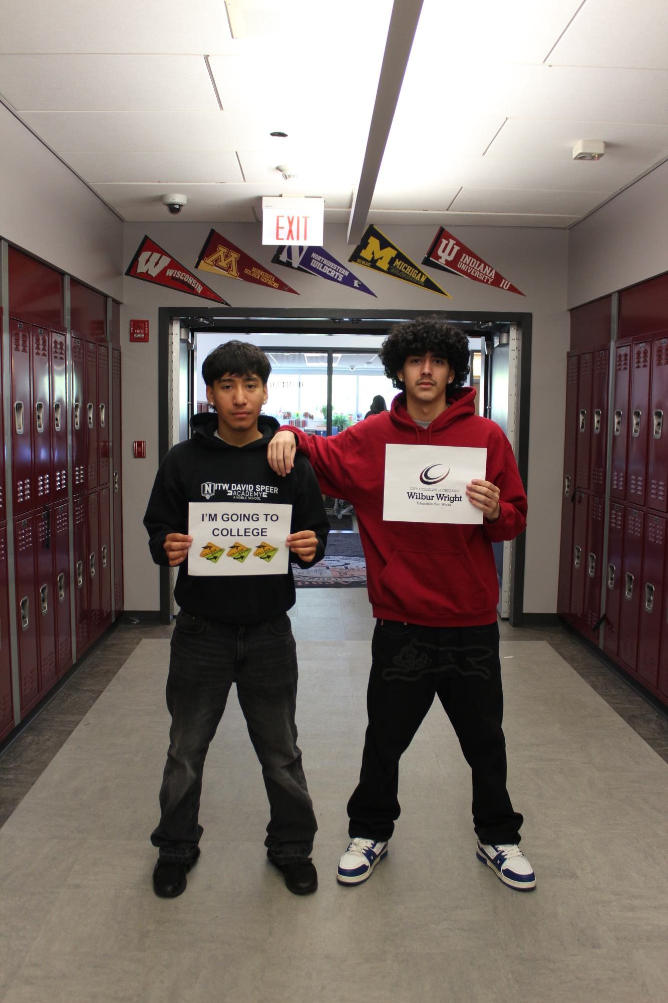 Seniors Celebrate Decision Day in College Seminar!