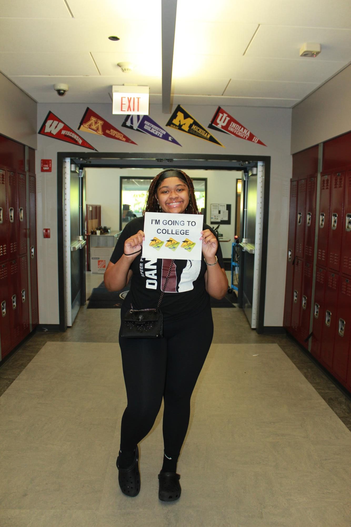 Seniors Celebrate Decision Day in College Seminar!