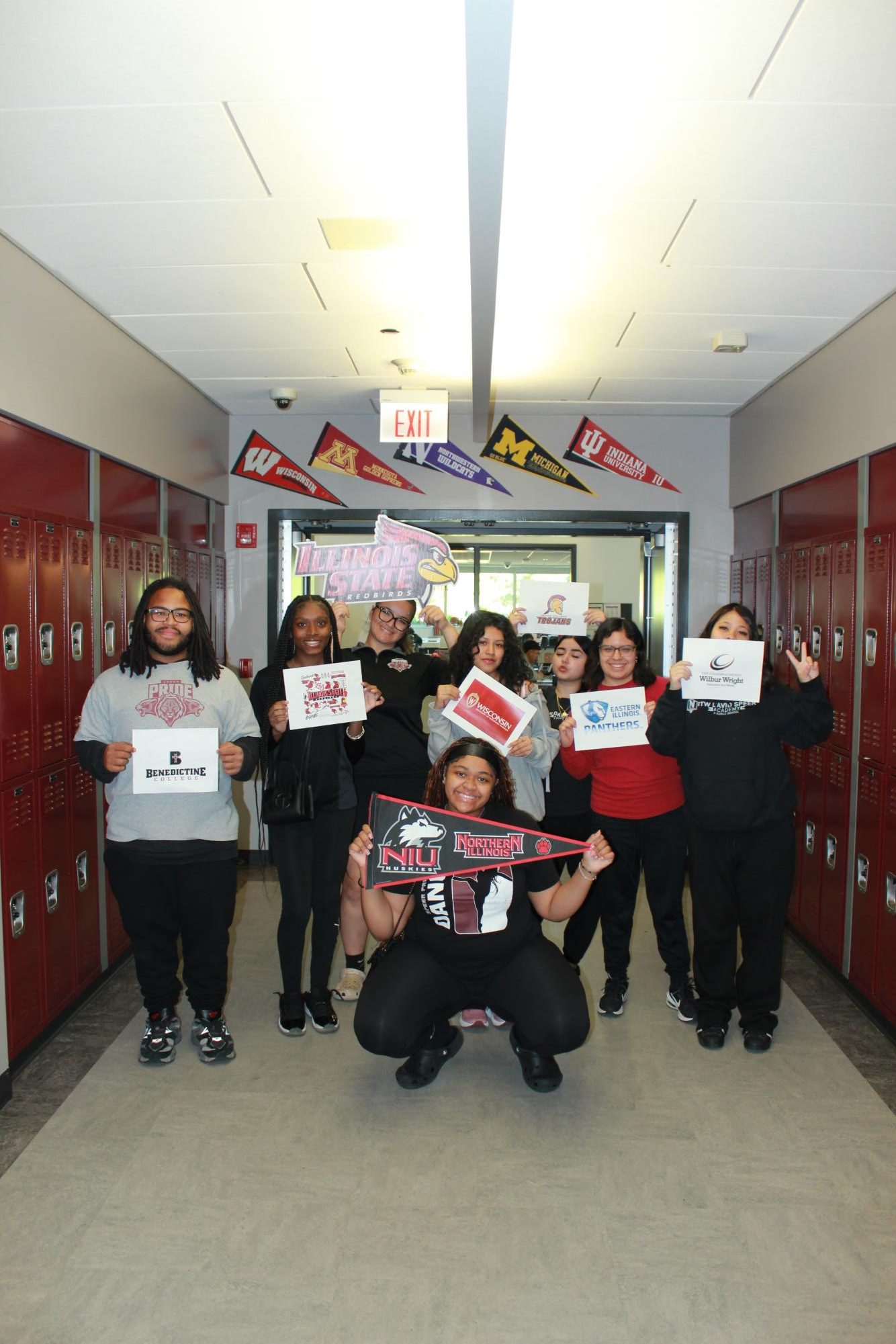Seniors Celebrate Decision Day in College Seminar!