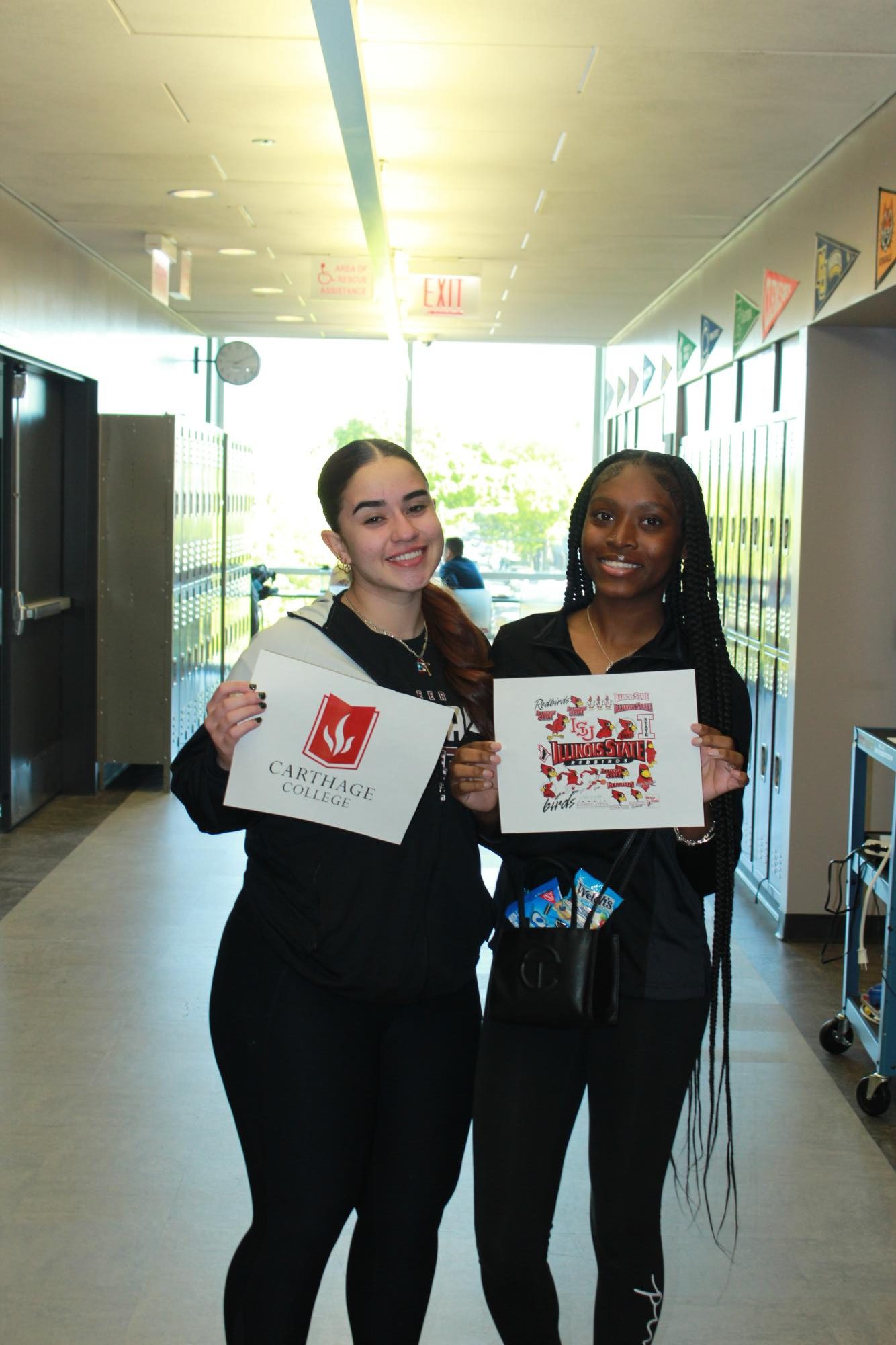 Seniors Celebrate Decision Day in College Seminar!