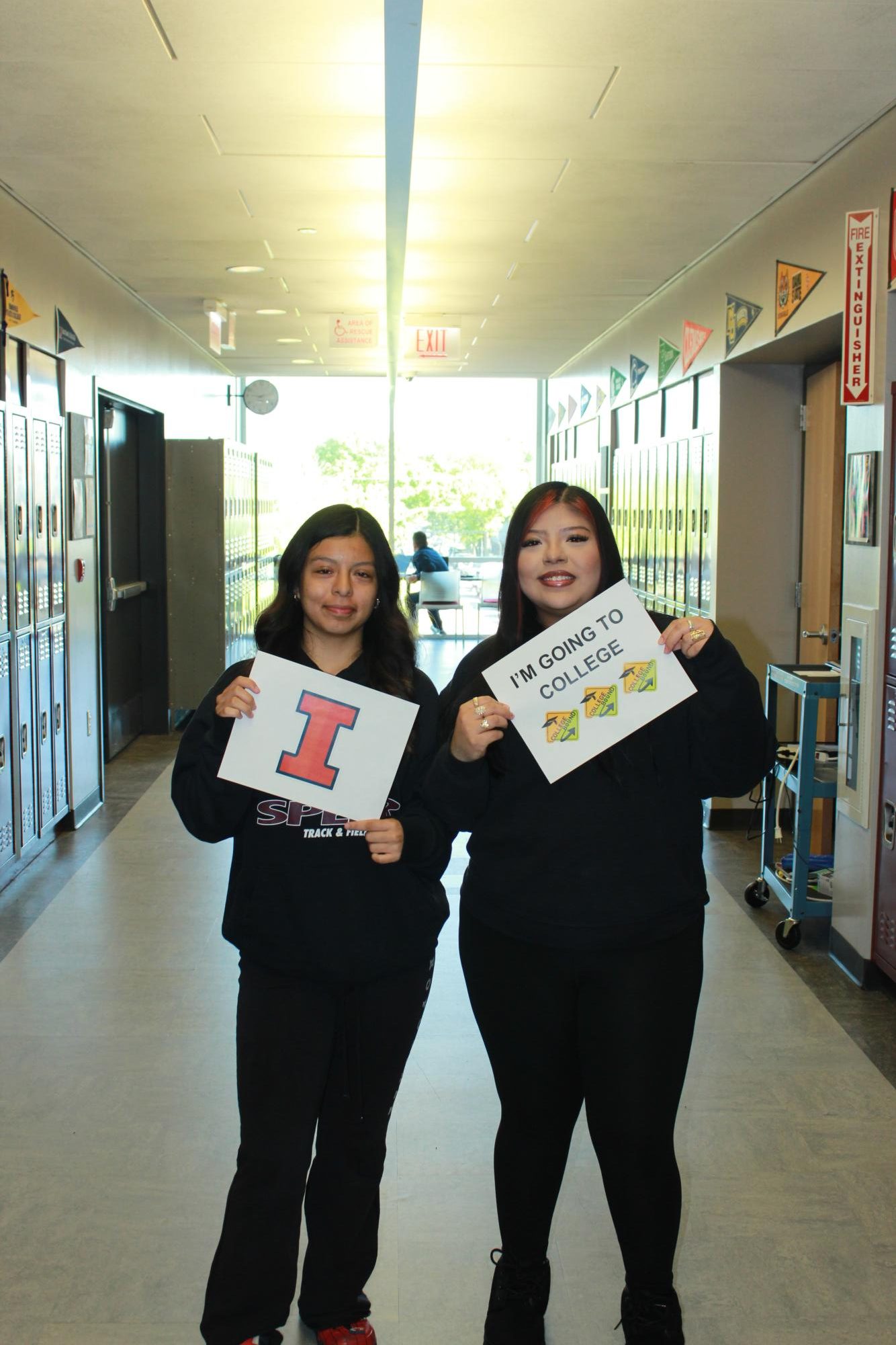 Seniors Celebrate Decision Day in College Seminar!
