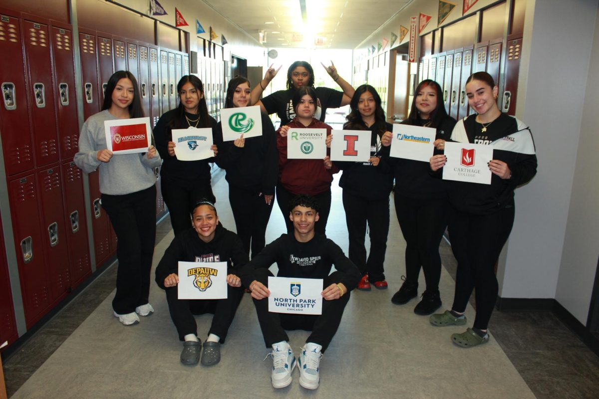 Seniors Celebrate Decision Day in College Seminar!