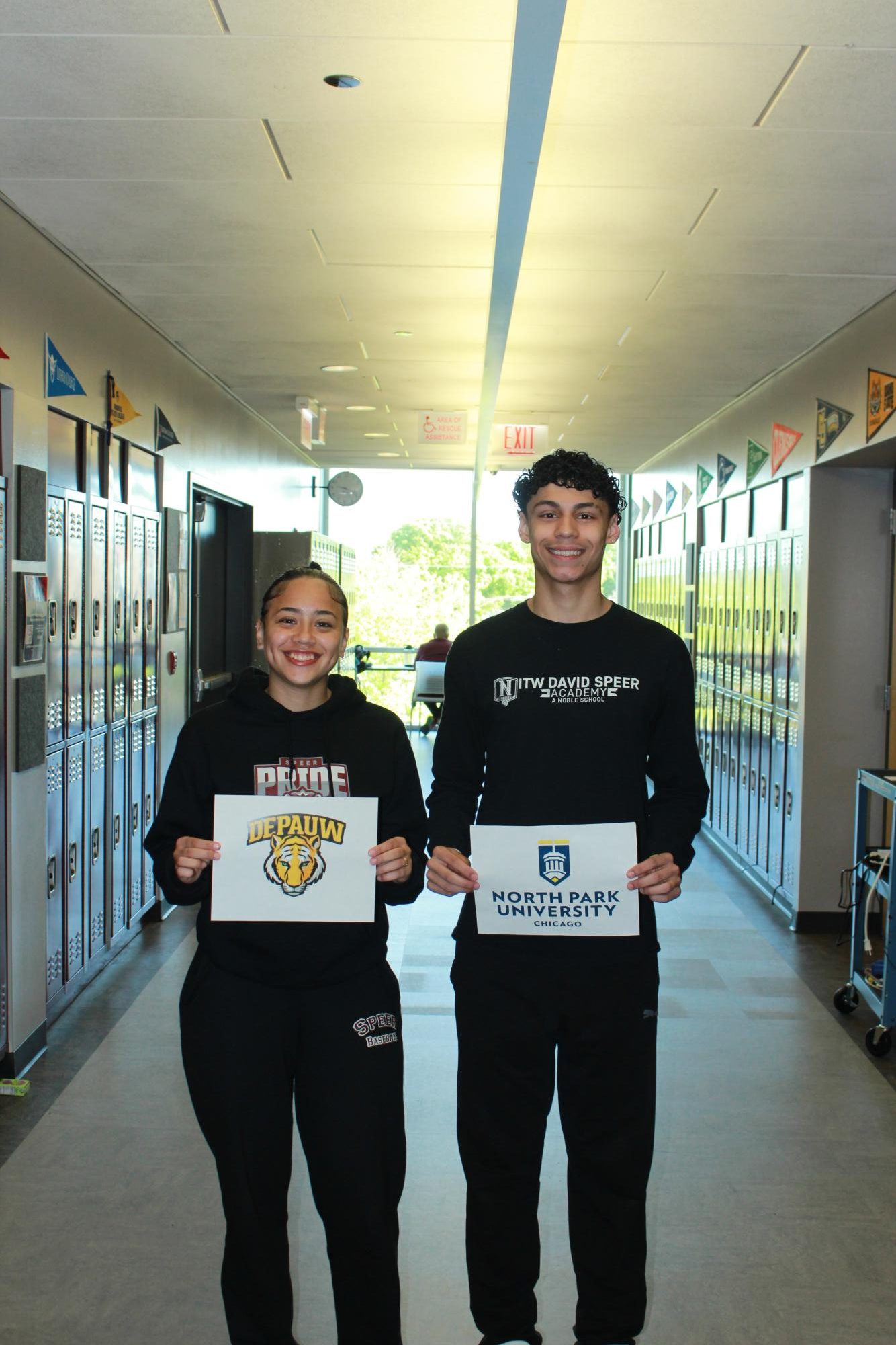 Seniors Celebrate Decision Day in College Seminar!