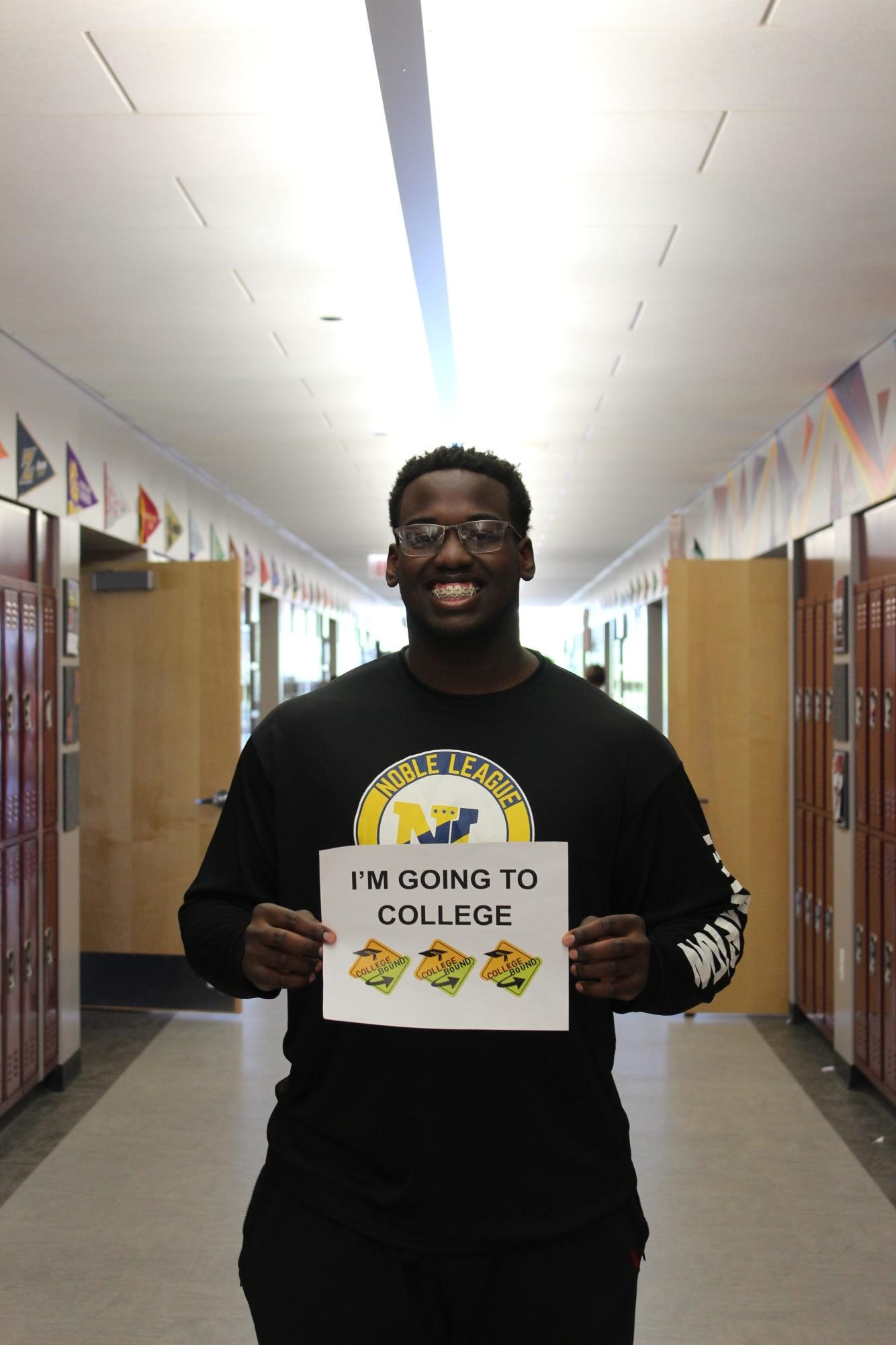 Seniors Celebrate Decision Day in College Seminar!