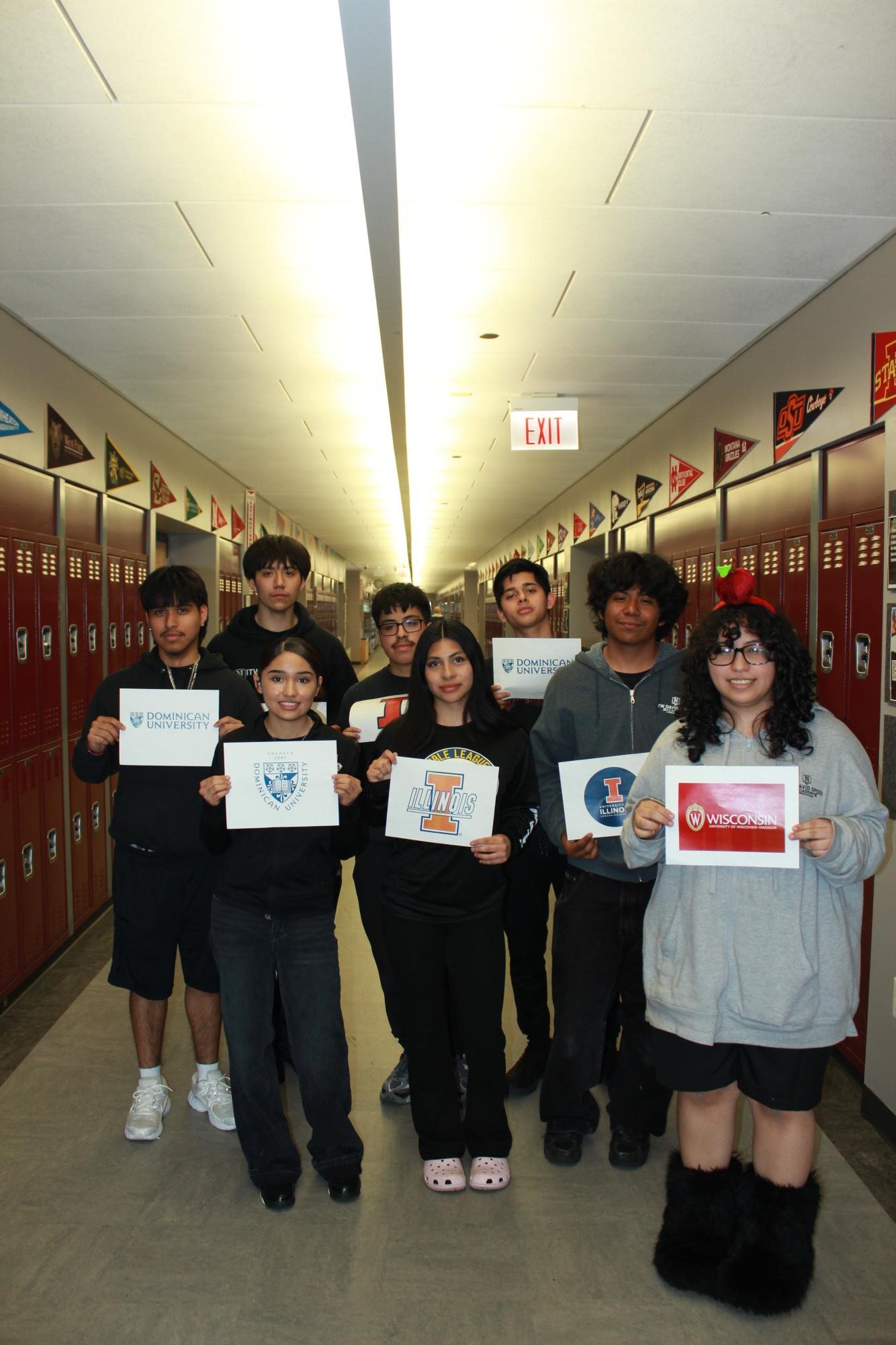 Seniors Celebrate Decision Day in College Seminar!