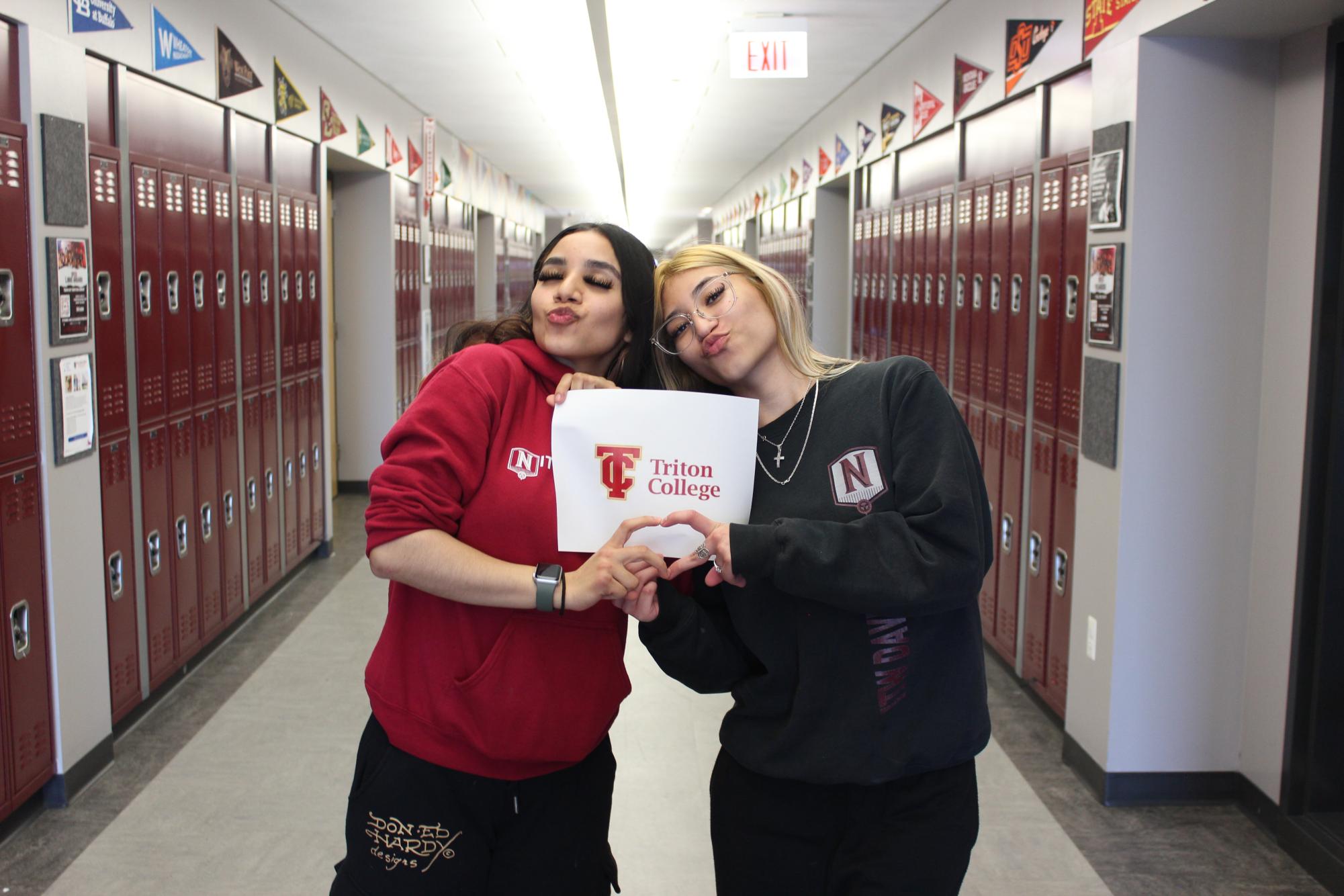 Seniors Celebrate Decision Day in College Seminar!