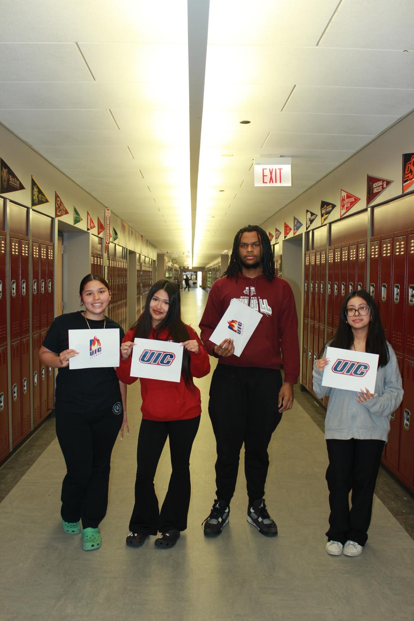 Seniors Celebrate Decision Day in College Seminar!